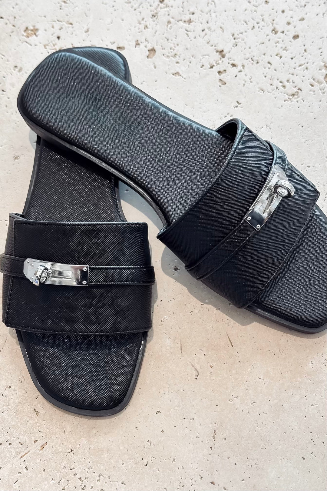 Kels Sandals - Black & White