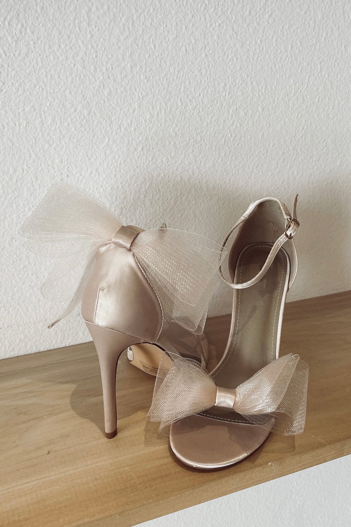 Satin bow clearance heels